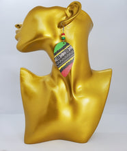 Load image into Gallery viewer, Wooden Dangling African Feather Earrings
